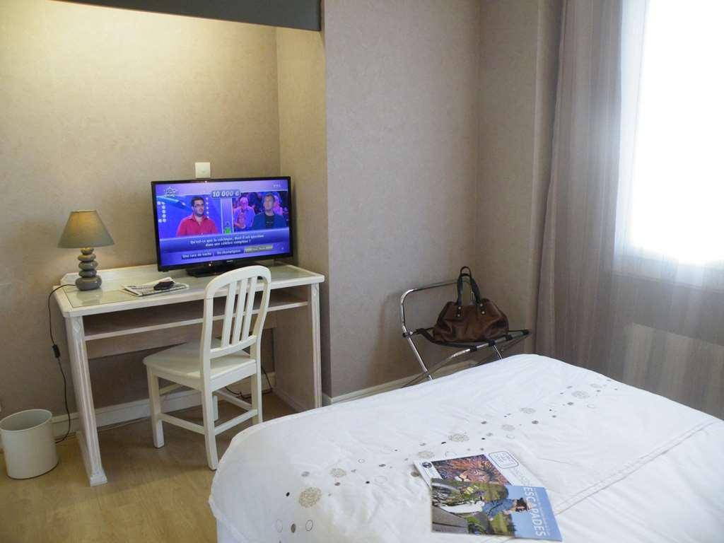 Brit Hotel Roanne - Le Grand Hôtel Zimmer foto