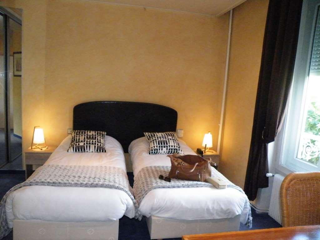 Brit Hotel Roanne - Le Grand Hôtel Zimmer foto